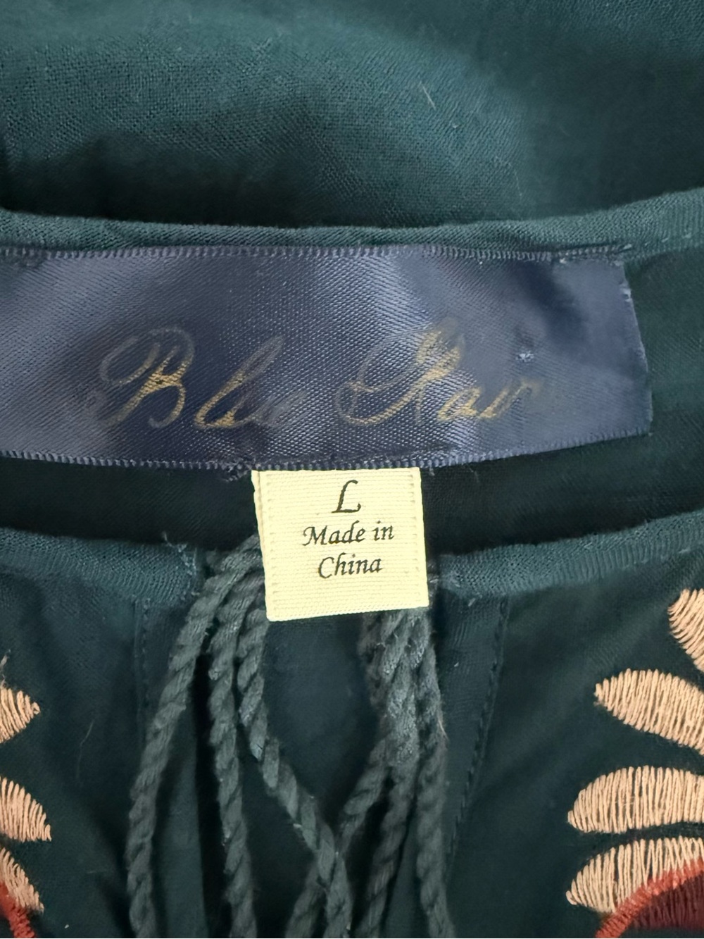 Blu Ivy Embroidered Boho Dress Size Large Francesca’s Floral Tassel - Picture 5 of 7